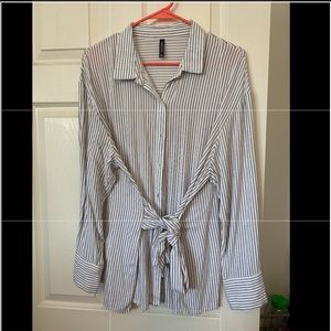 FRONT TIE Striped Blouse!